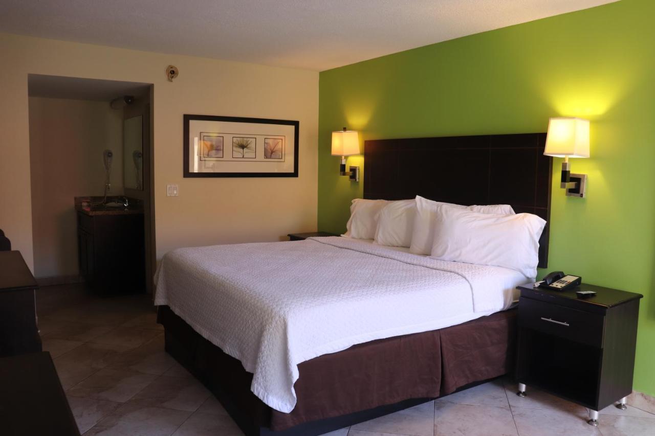 Curtis Inn & Suites ฮอลลีวูด ภายนอก รูปภาพ
