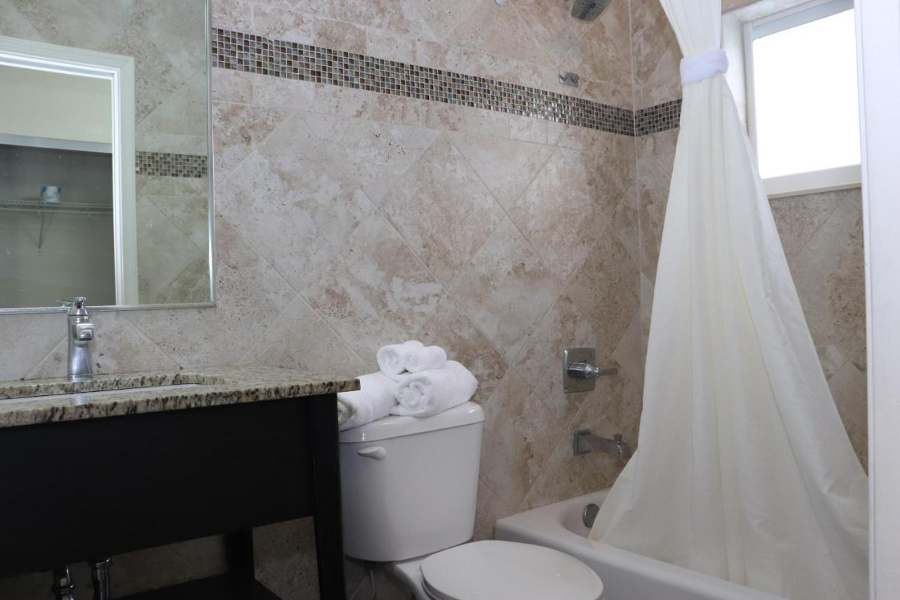 Curtis Inn & Suites ฮอลลีวูด ภายนอก รูปภาพ
