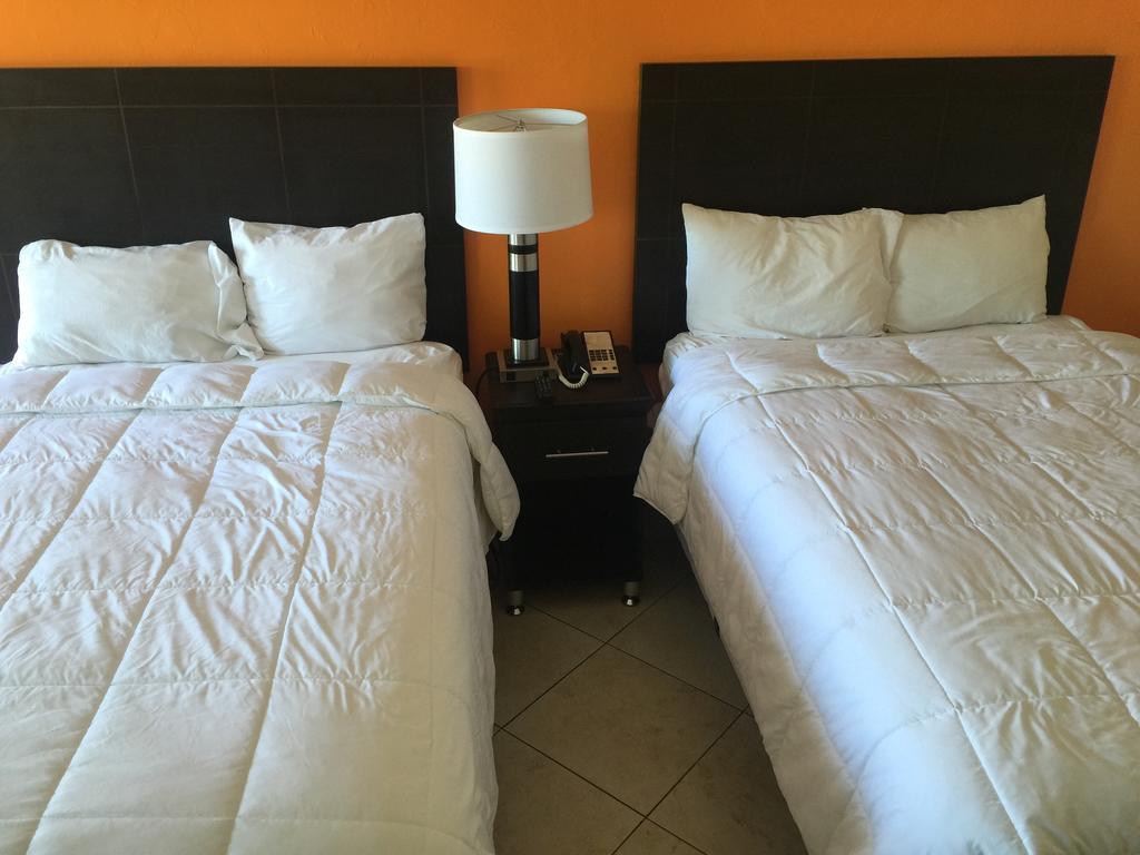 Curtis Inn & Suites ฮอลลีวูด ภายนอก รูปภาพ