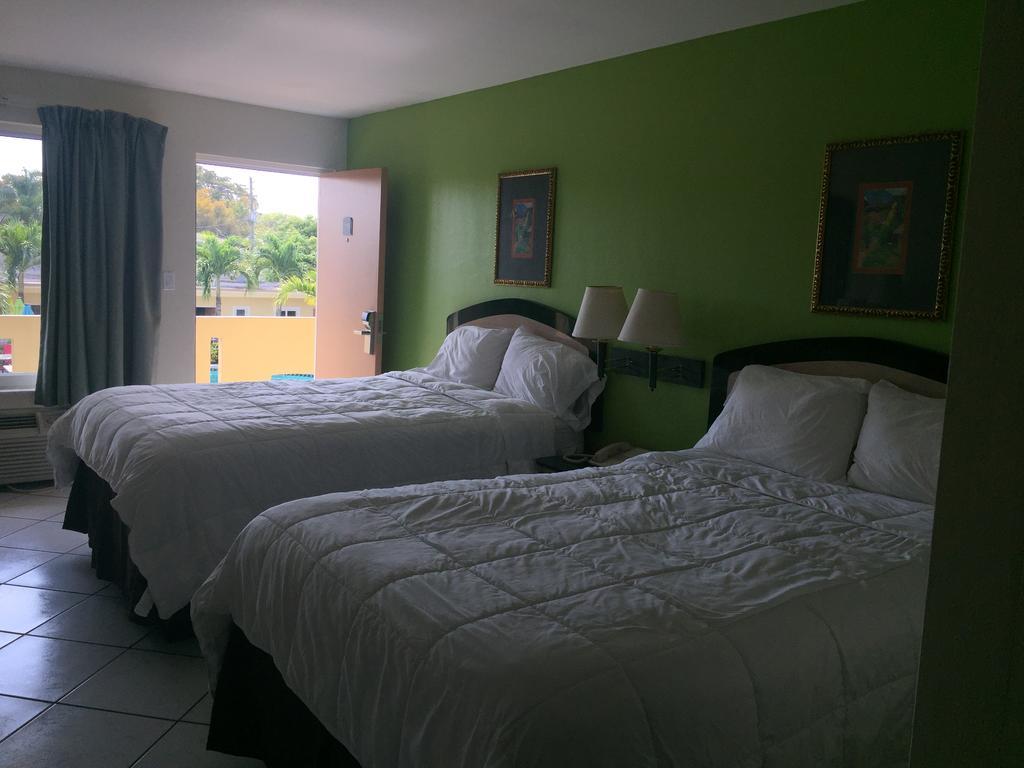 Curtis Inn & Suites ฮอลลีวูด ภายนอก รูปภาพ