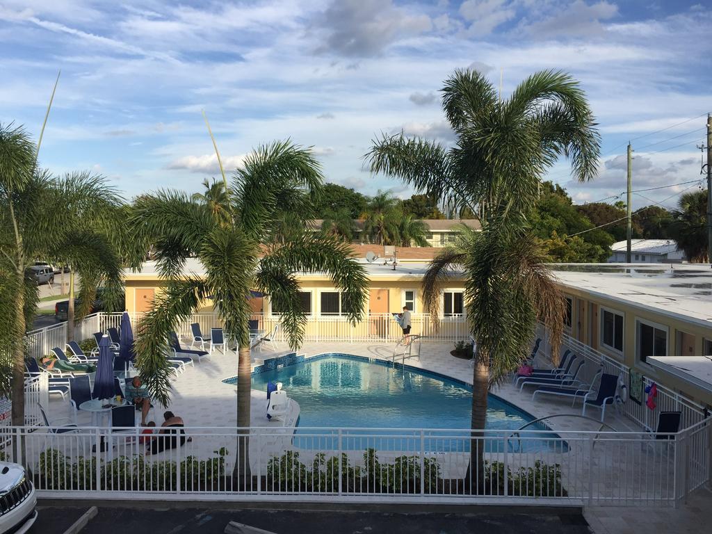 Curtis Inn & Suites ฮอลลีวูด ภายนอก รูปภาพ